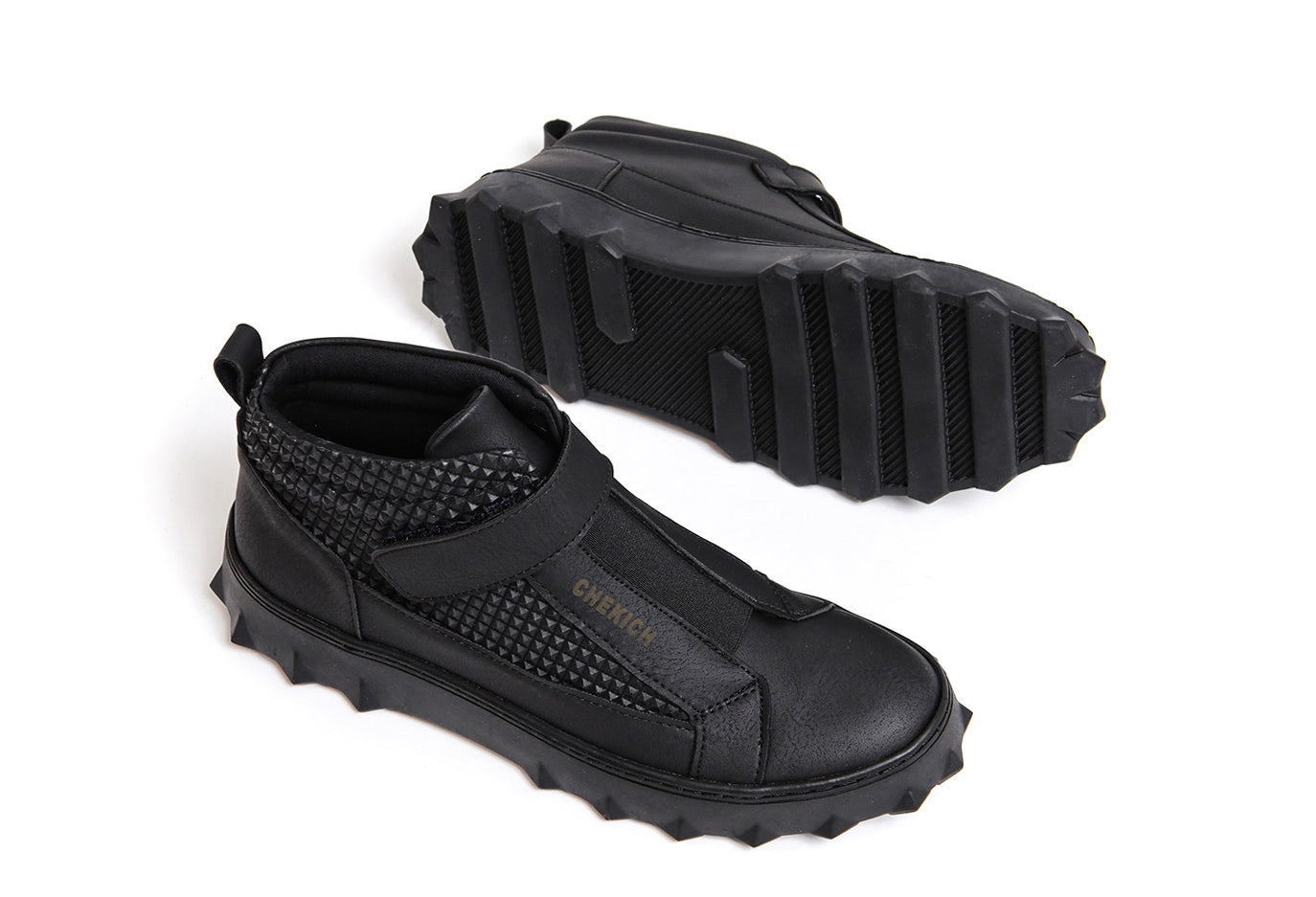 PYRAMID LONG All Black