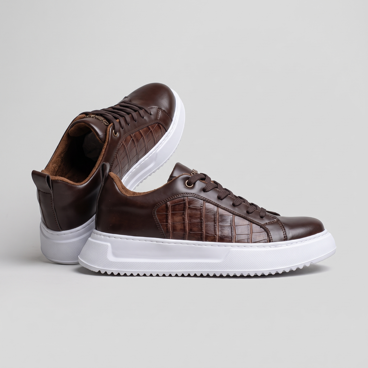 VAULT Brown White