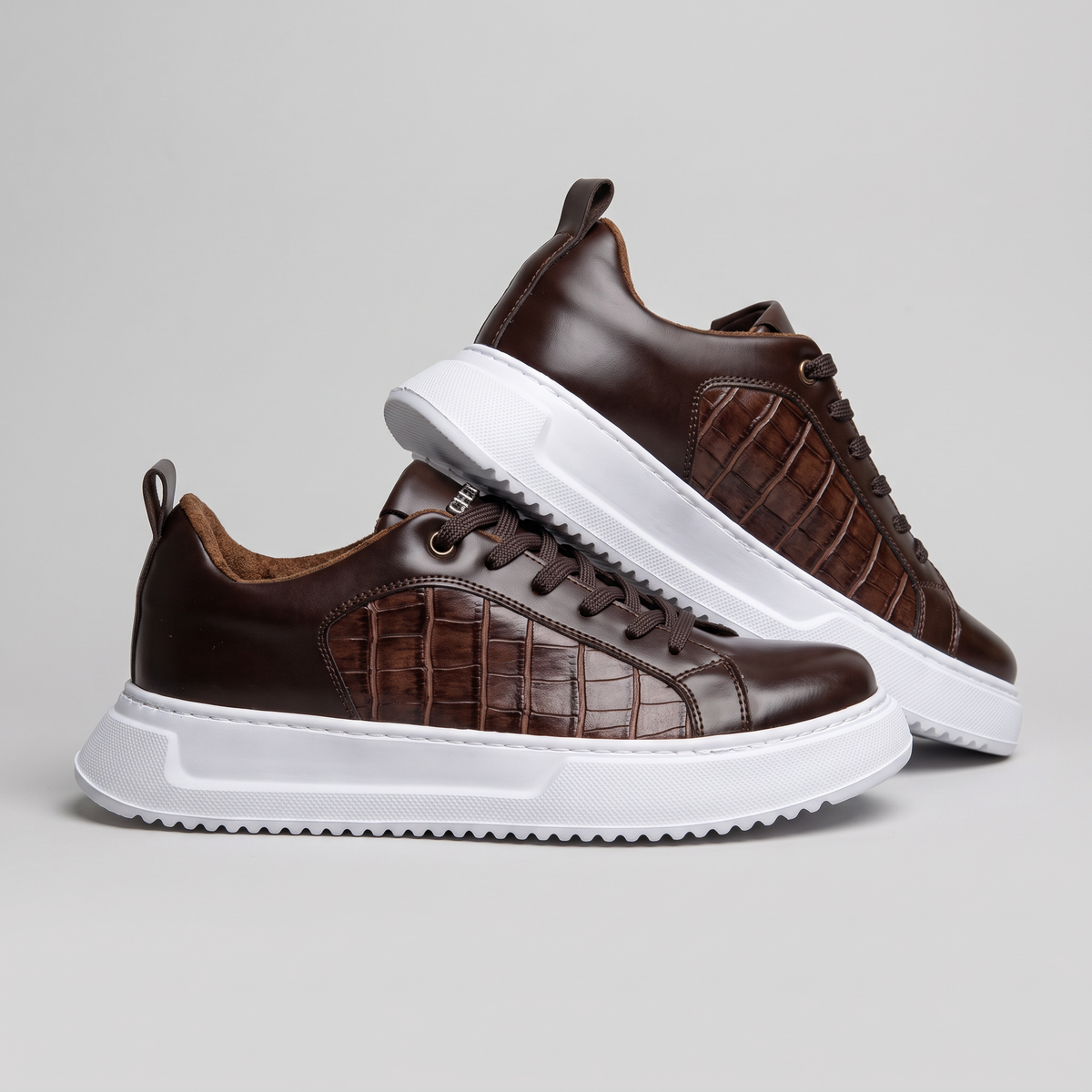 VAULT Brown White