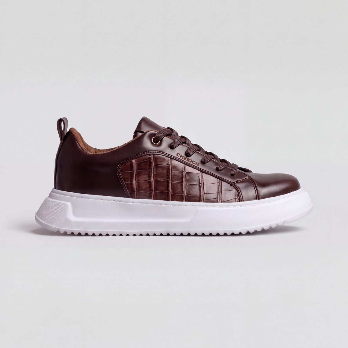 VAULT Brown White