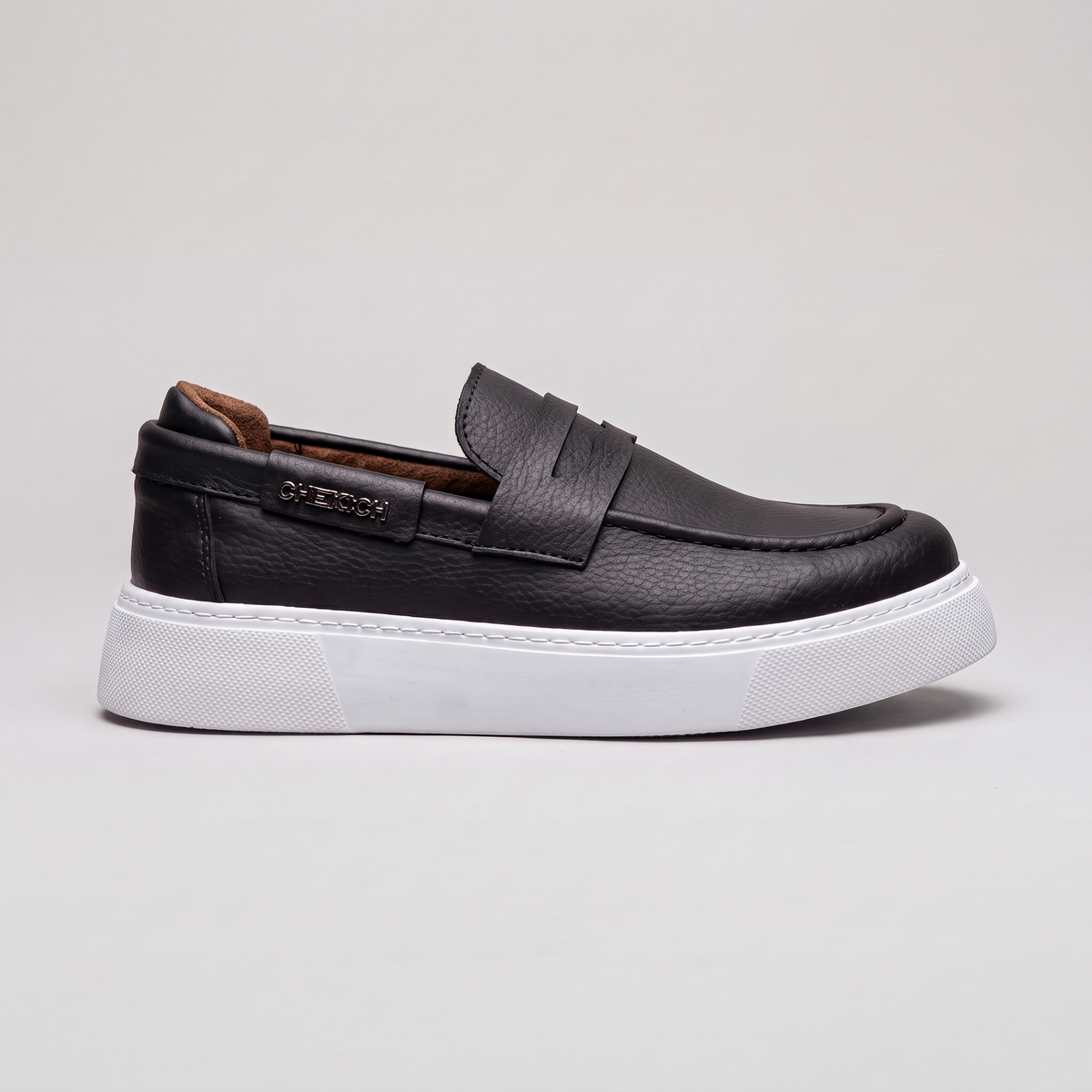 Chekich LOOM V2 Black – vegan leather penny loafer (1/7)