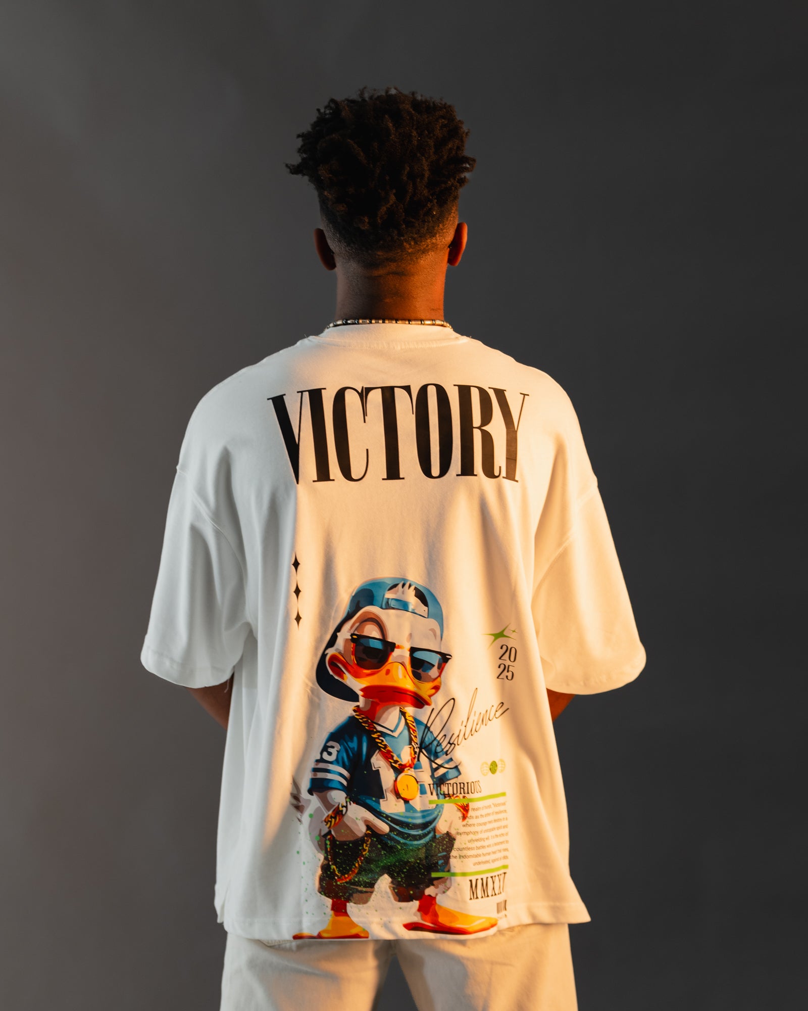 GRAPHIC TEES VICTORY