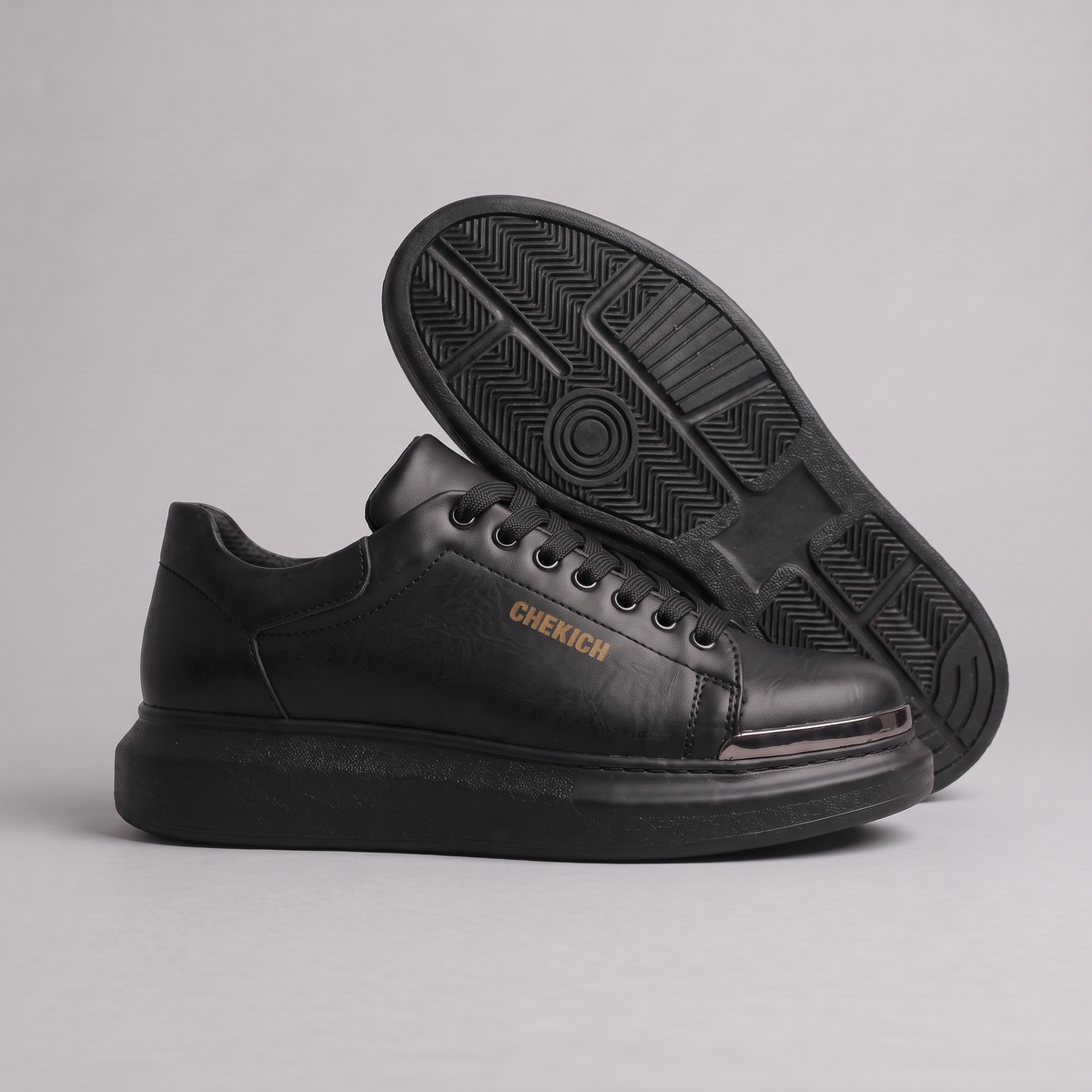 Chekich FANTASIA ST sneakers pair with one shoe showing the black outsole tread