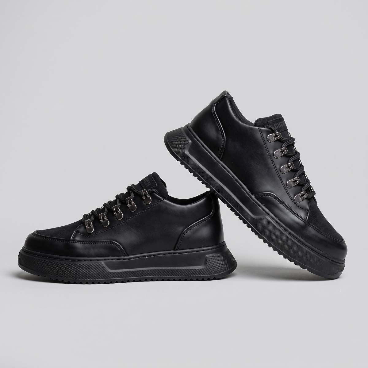 RIDGE All Black