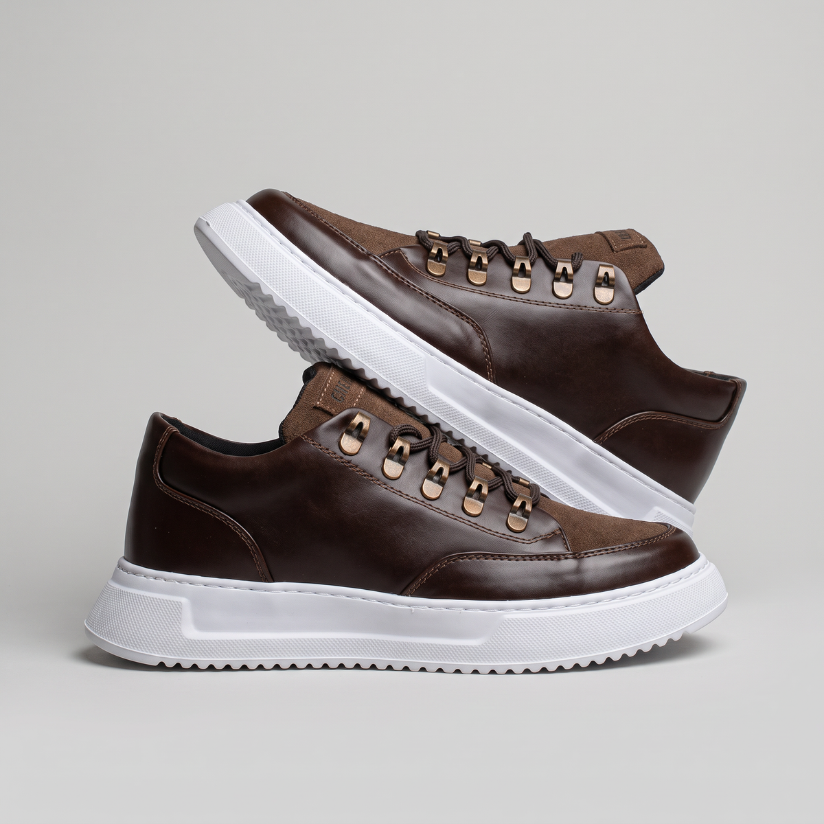 RIDGE Brown White